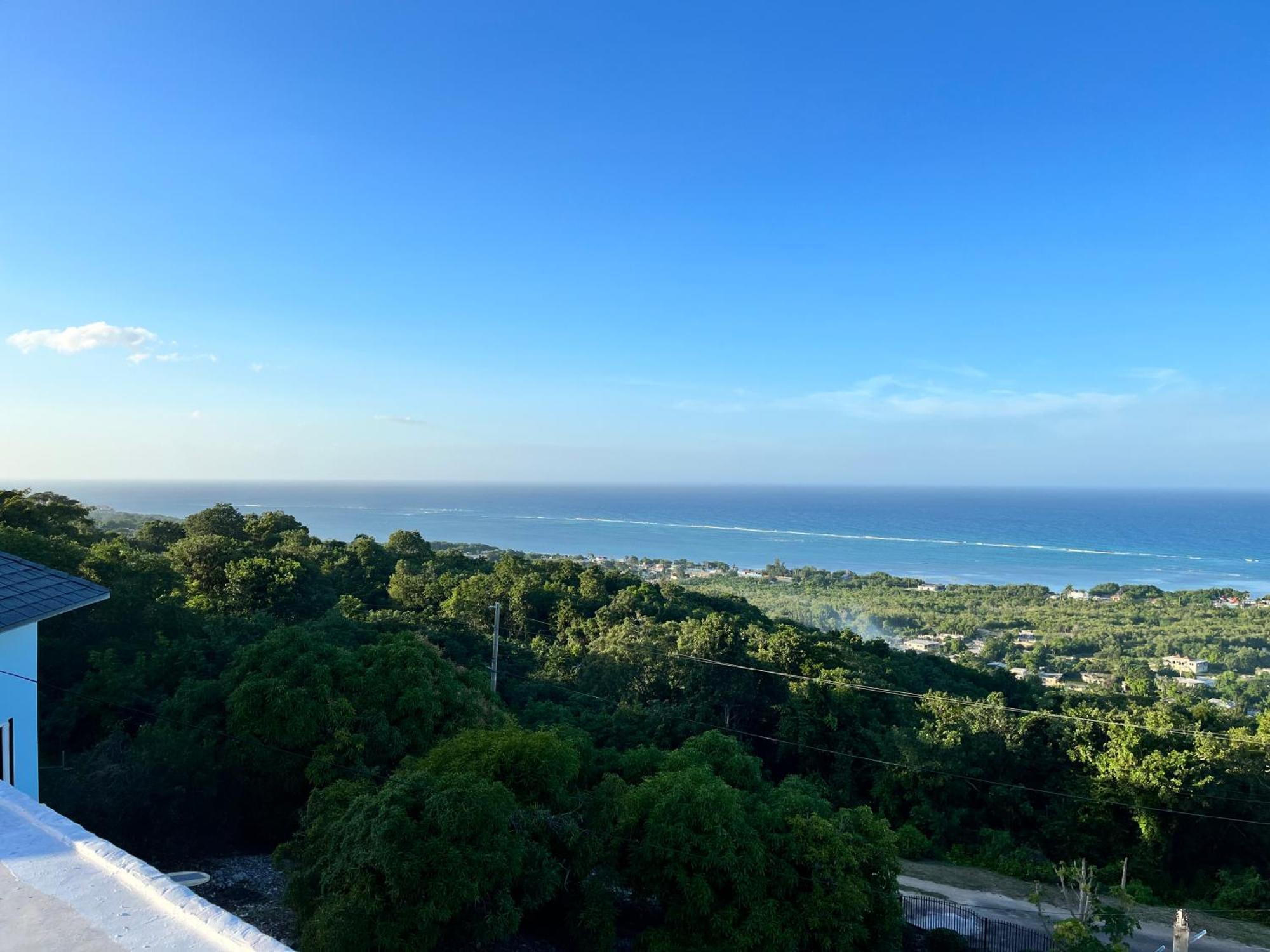 Sunshine Lodge: Your Home Away From Home Montego Bay Exterior foto