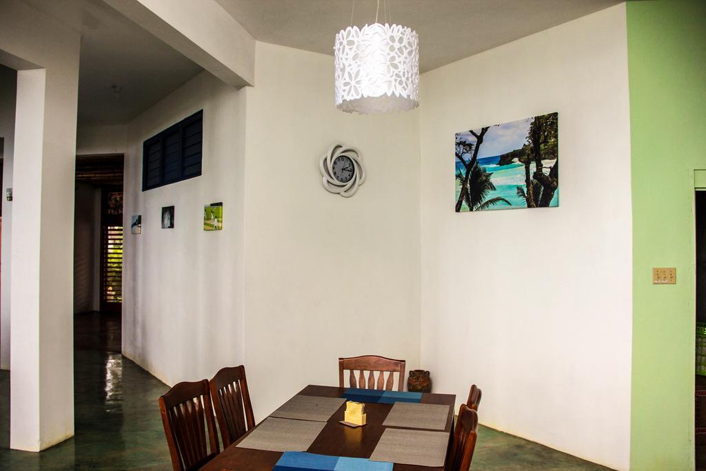 Sunshine Lodge: Your Home Away From Home Montego Bay Exterior foto
