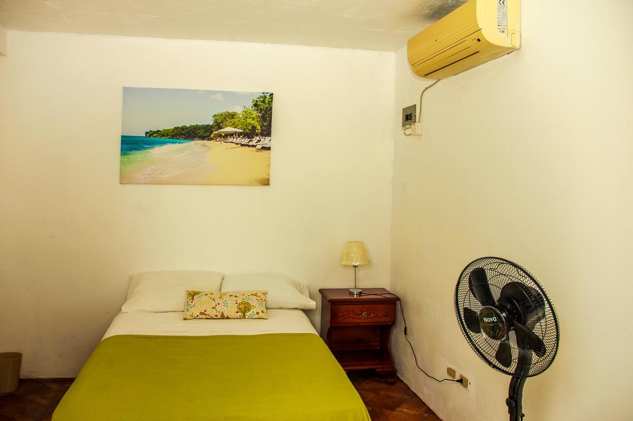 Sunshine Lodge: Your Home Away From Home Montego Bay Exterior foto